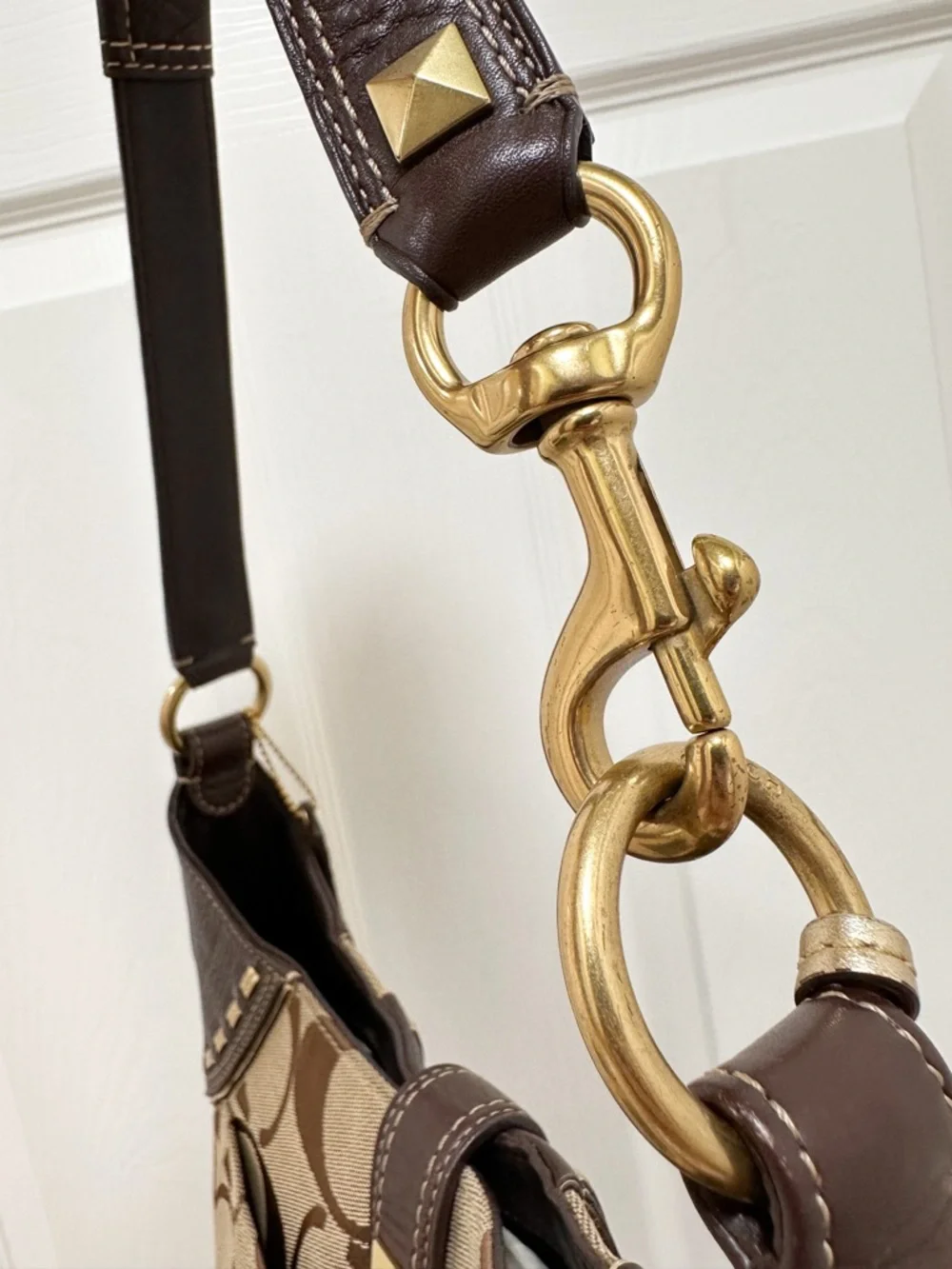 Coach‎ Hamptons Studded Clip Hobo Bag Signature Jacquard Brown